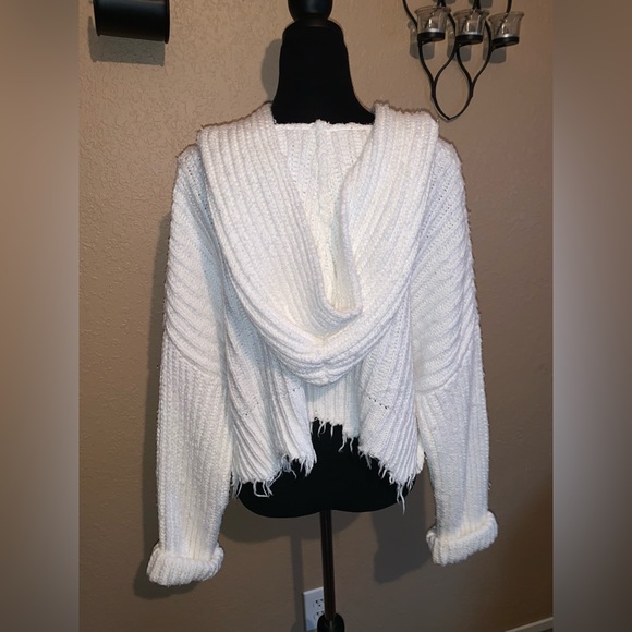 Adorable frayed short sweater with hood. - Picture 2 of 3